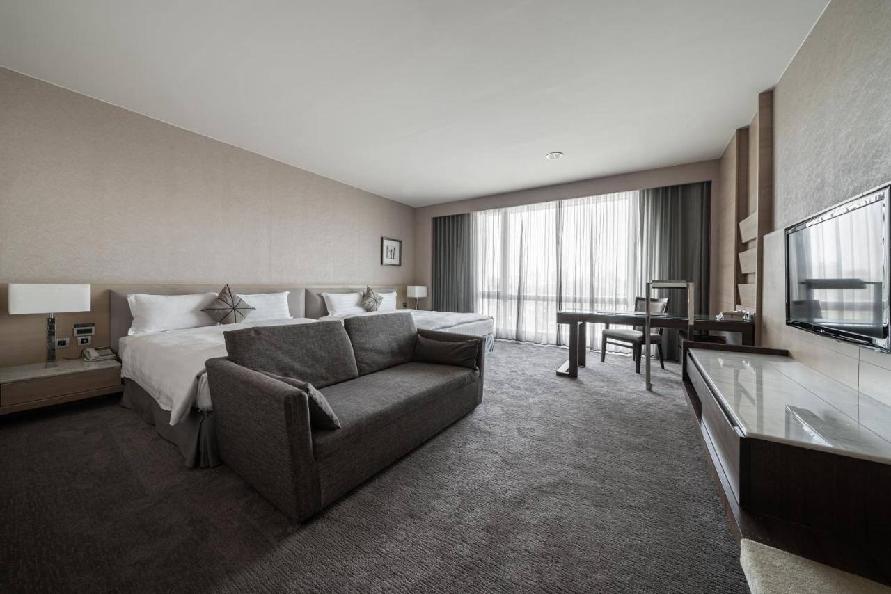 Taipung Suites Tainan Exterior foto