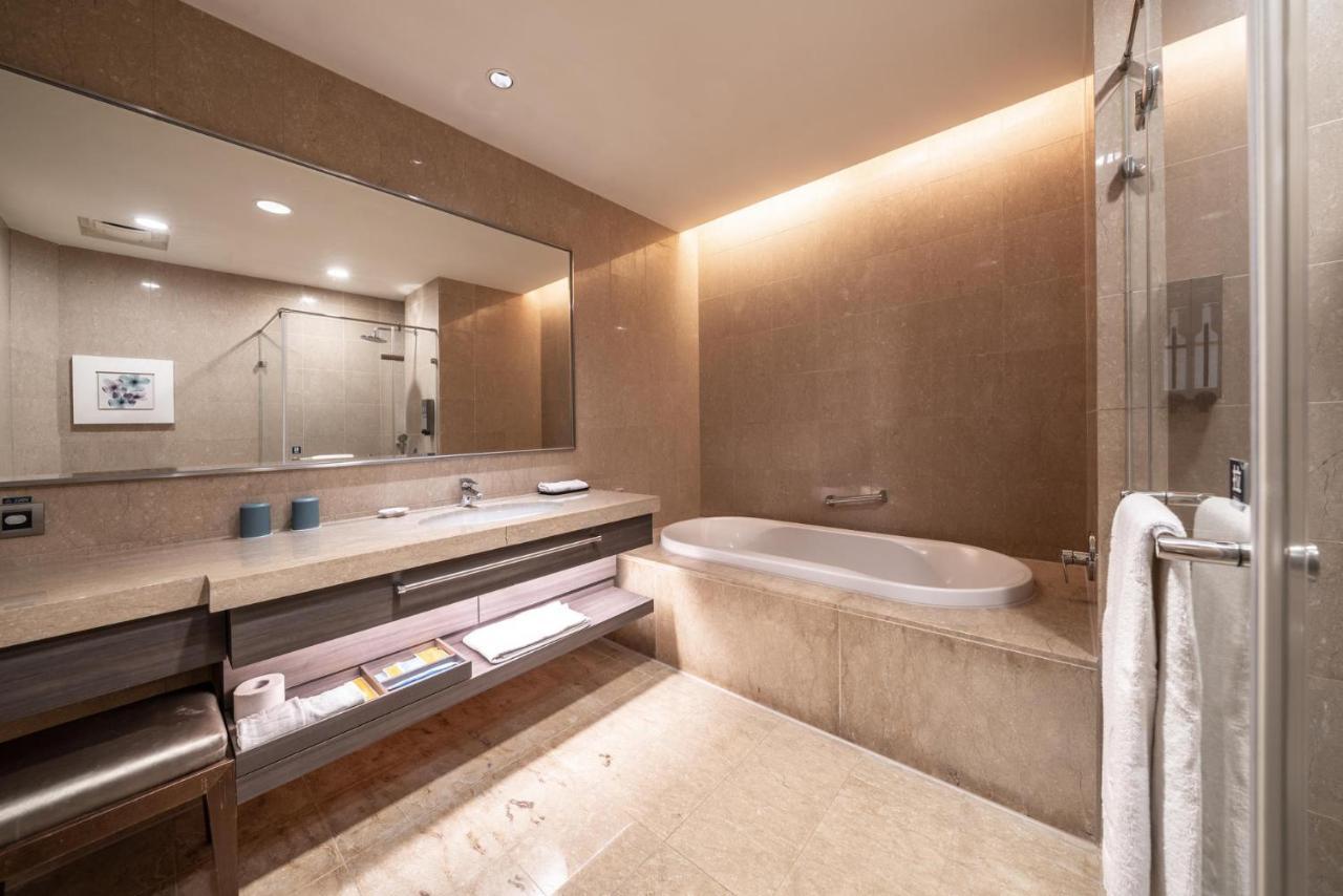 Taipung Suites Tainan Exterior foto